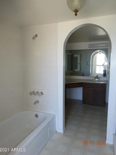 2932 22 Pl, Phoenix AZ 85020-4710 exterior