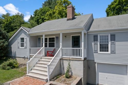 3 Rolling Green Dr, Milford, NJ 08848-1541