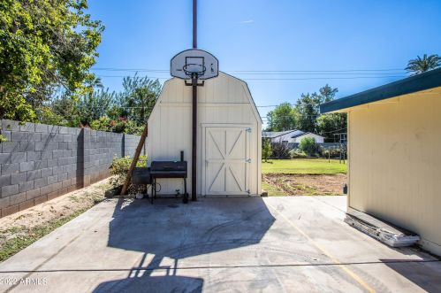 2311 Fairmount Ave, Phoenix AZ  85015-5390 exterior