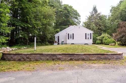 2 Lee Rd, North Reading MA 01864-3314 exterior