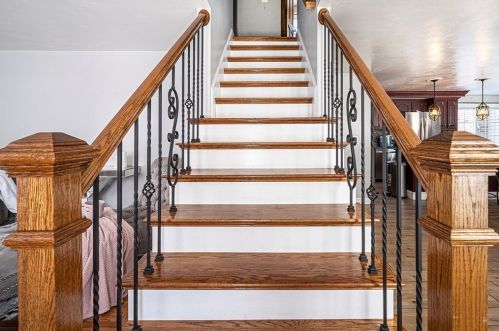 71 Paul Revere Ter, Taunton MA  02780-3813 exterior