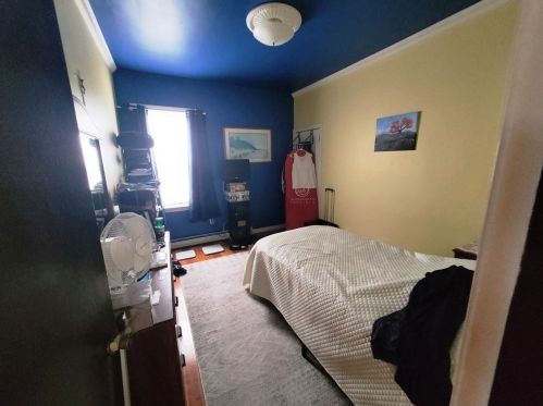 580 Weetamoe St, Fall River MA 02720-5643 exterior