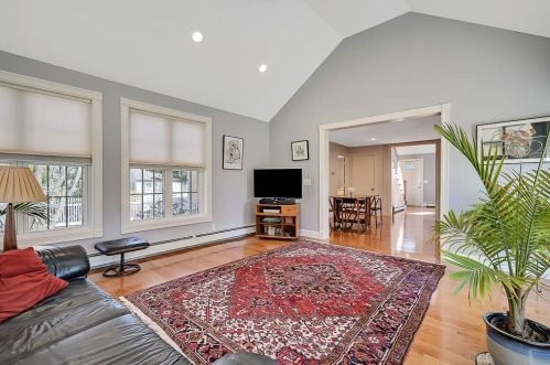 2 Trevor Ln, Worcester MA  01605-1081 exterior