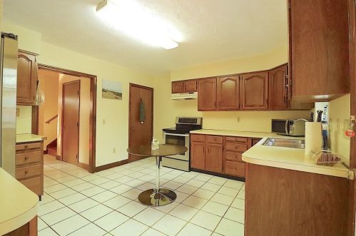 218 Norfolk St, Worcester MA 01604-2910 exterior