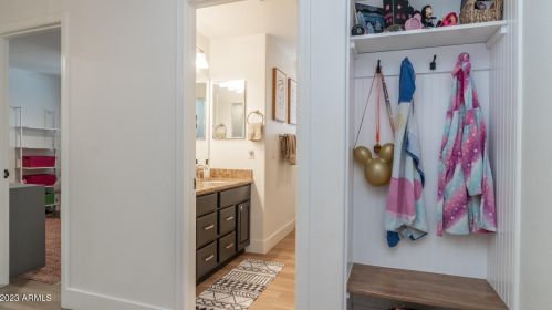 14015 33rd St, Phoenix AZ  85044-8715 exterior