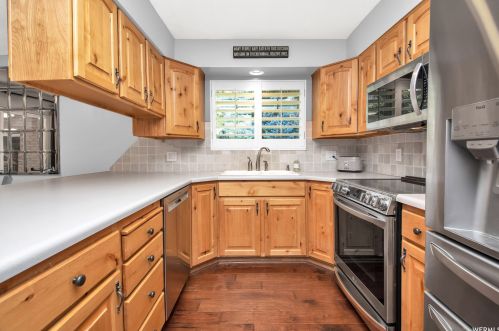 1716 Paulista Way, Sandy UT 84093-6847 exterior