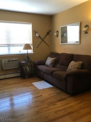 675 Joralemon St, Belleville NJ 07109-1424 exterior