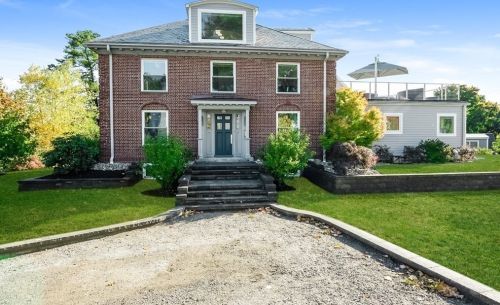 24 Evergreen Ave, Newton MA  02466-1703 exterior