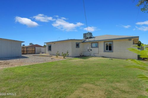 2845 Bethany Home Rd, Phoenix AZ 85015-1940 exterior