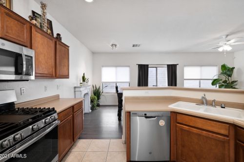 509 Beautiful Ln, Phoenix AZ 85041-7621 exterior