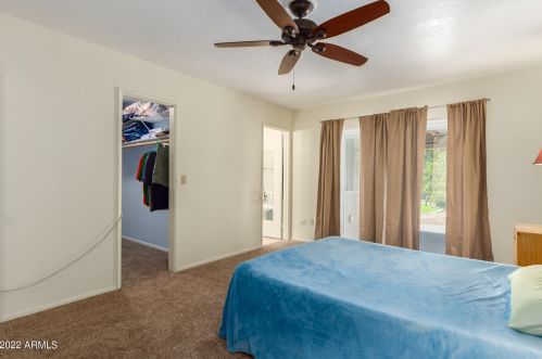 1826 Acoma Dr, Phoenix AZ 85032-4892 exterior