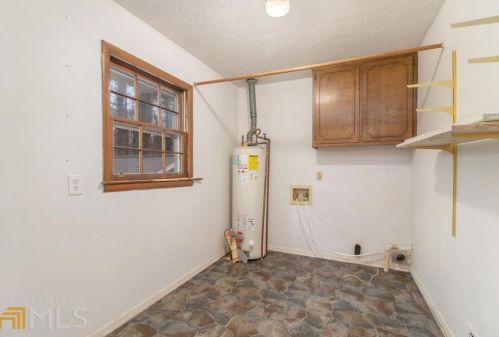 1345 Earle Ct, Conyers GA exterior