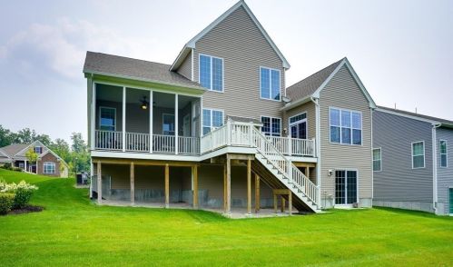 49 Pinetree Dr, Methuen MA 01844-1268 exterior