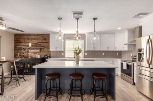 11605 37 Pl, Phoenix AZ 85050-2699 exterior