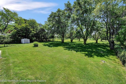 64 Reynolds Dr, Tinton Falls NJ 07724-2323 exterior