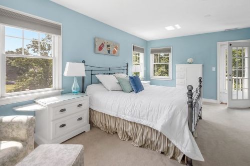 6 Chestnut Rd, Hingham MA 02043-1415 exterior