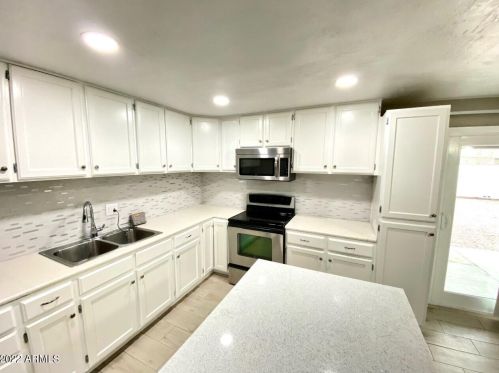 1620 57 Dr, Phoenix AZ 85031-1835 exterior