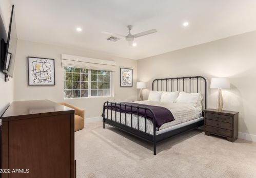 4450 54th St, Phoenix AZ 85018-1905 exterior