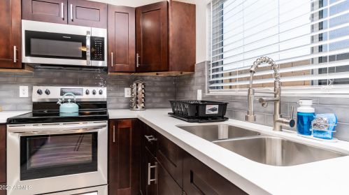 2840 Charleston Ave, Phoenix AZ 85032-9550 exterior