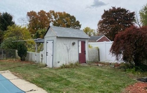 87 Golf Ave, Methuen MA 01844-6221 exterior