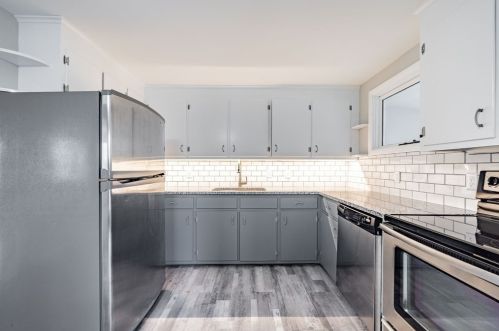 135 Main St, South Hadley MA  01075-2805 exterior