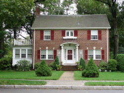 1958 Beacon St, Newton, MA 02468-1439