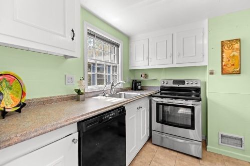 53 Gardner St, Arlington MA 02474-3827 exterior