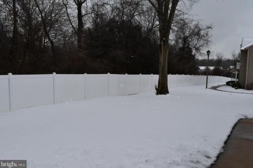 95 Crestmont Dr, West Deptford, NJ 08051-2164