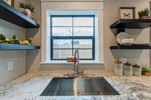 2340 12 St, Phoenix AZ 85086-9300 exterior