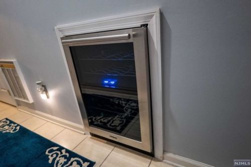 204 Olivio Dr, Belleville NJ  07109-5352 exterior