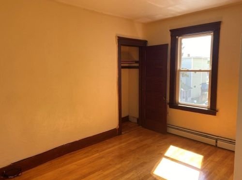 76 Townsend St, Worcester MA 01609-1972 exterior