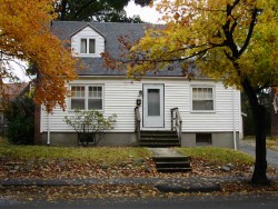 47 Woodward St, Newton, MA 02461-1536