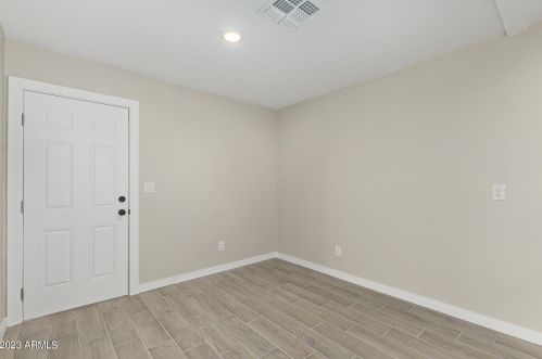 6231 3rd Ave, Phoenix AZ 85021-2405 exterior