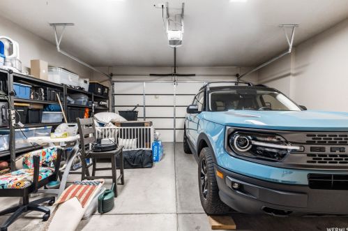 733 Clb Oaks Dr, Sandy UT 84070 exterior