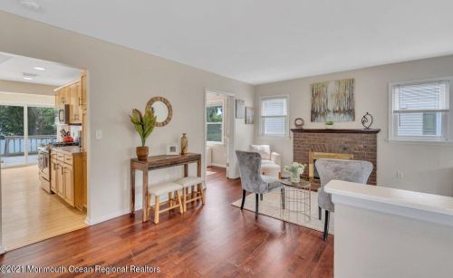 39 Brown Pl, Tinton Falls NJ  07701-2206 exterior