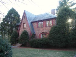 103 Collins Rd, Newton, MA 02468-2209
