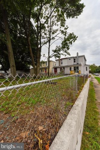 201 Maple Ave, West Deptford NJ  08093-1204 exterior