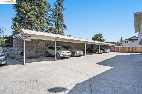 300 Warren Ave, San Leandro CA 94577-5063 exterior