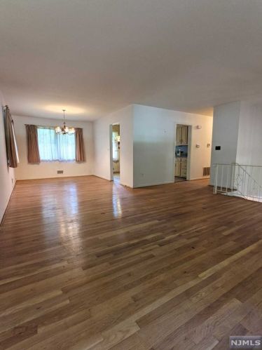 138 Grant Ave, Cresskill NJ  07626-1419 exterior