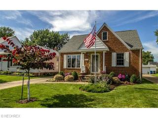 2618 Grovewood Ave, Cleveland, OH 44134-1908