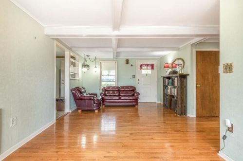 75 Dl St, Methuen MA 01844-7304 exterior