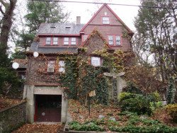 41 Walden St, Newton, MA 02460-2133