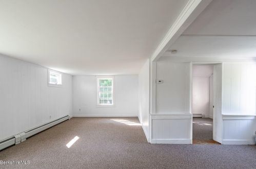 590 Main St, Sheffield MA 01257-9696 exterior