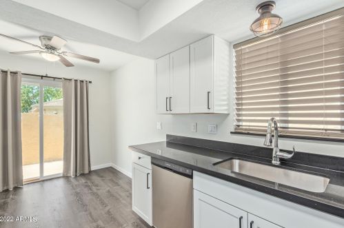 1107 Charleston Ave, Phoenix AZ  85022-1145 exterior