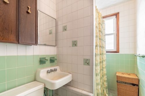 7 Bellingham Ave, Everett MA 02149-1218 exterior