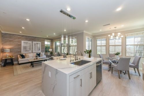 32 Larkfield, Irvine CA 92620-2140 exterior