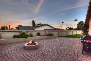 2533 Becker Ln, Phoenix, AZ 85028-2512