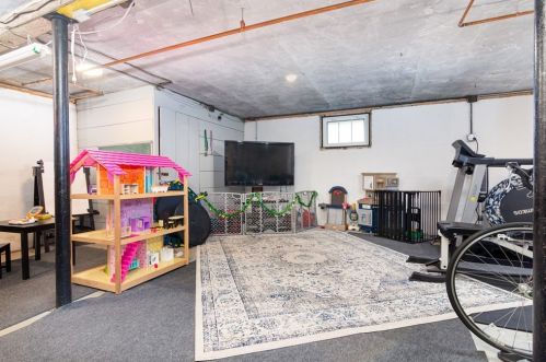 124 Elm Ave, Quincy MA 02170-2939 exterior