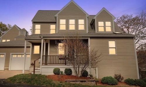 8 Murray St, Plymouth MA  02360-3816 exterior