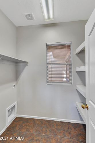 9118 Cypress St, Phoenix AZ 85003-1106 exterior